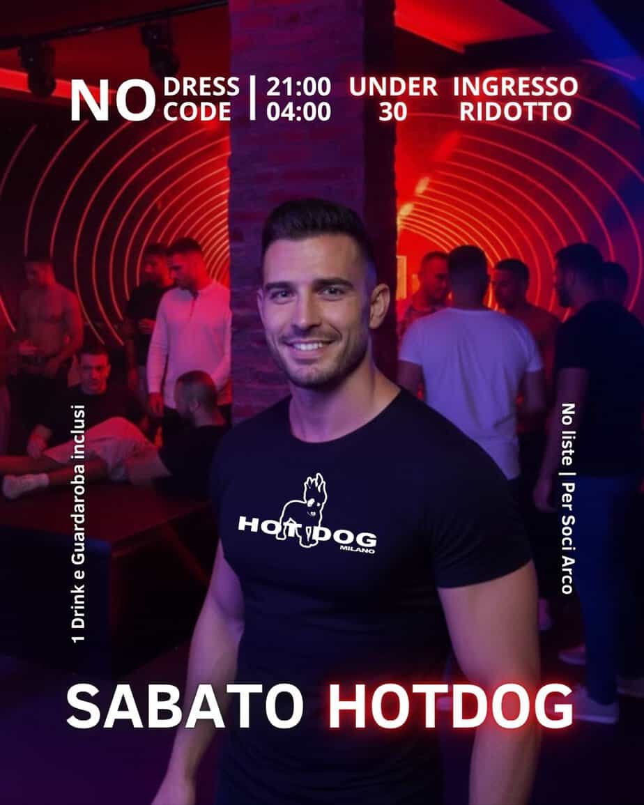 Barista sorridente al Hot Dog Club Milano durante evento Sabato Hotdog.